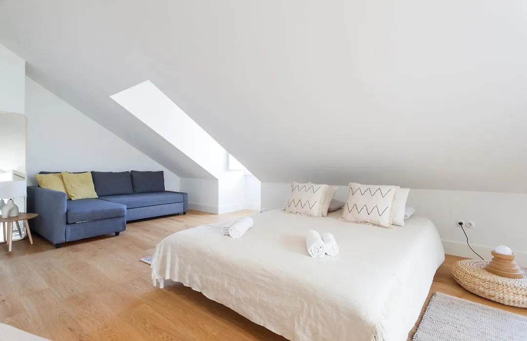 Comfortable Suite In A Shared Apartment In The Center Of Lisbon-1